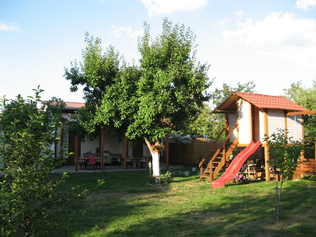 Pokoje I Domki Nad Kanalem Bystrym Apartment Augustow Exterior photo